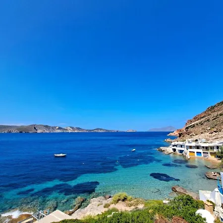 Milos Salty Breeze Boathouse *