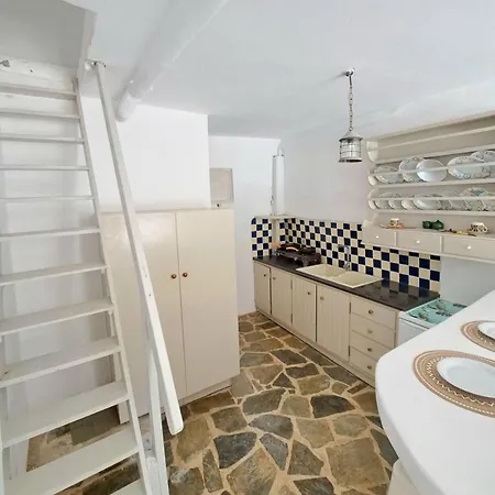 Milos Salty Breeze Boathouse *